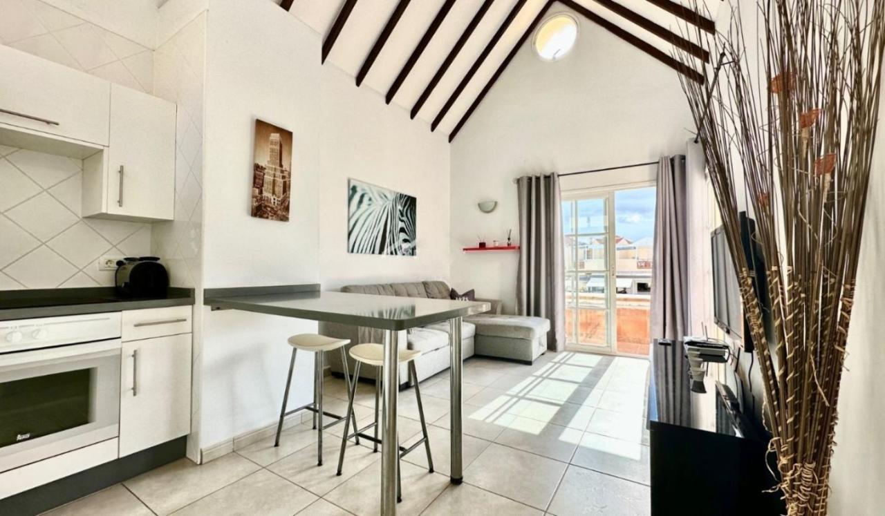 Light And Cosy Apartment In 100 Meters From The Beach Costa Adeje Habitación foto